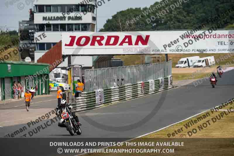 Vintage motorcycle club;eventdigitalimages;mallory park;mallory park trackday photographs;no limits trackdays;peter wileman photography;trackday digital images;trackday photos;vmcc festival 1000 bikes photographs